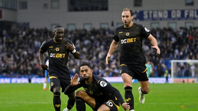Man City go top with Saints win, Villa up to third despite draw Man City go top with Saints win, Villa up to third despite draw