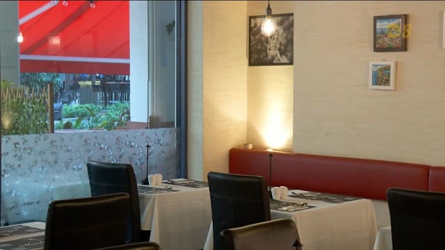 餐厅遭恶意网评敲诈 律师：属勒索行为可被判处监禁