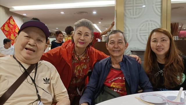 与唐琥、段伟明等本地资深艺人聚会　金银姬：既开心又伤感