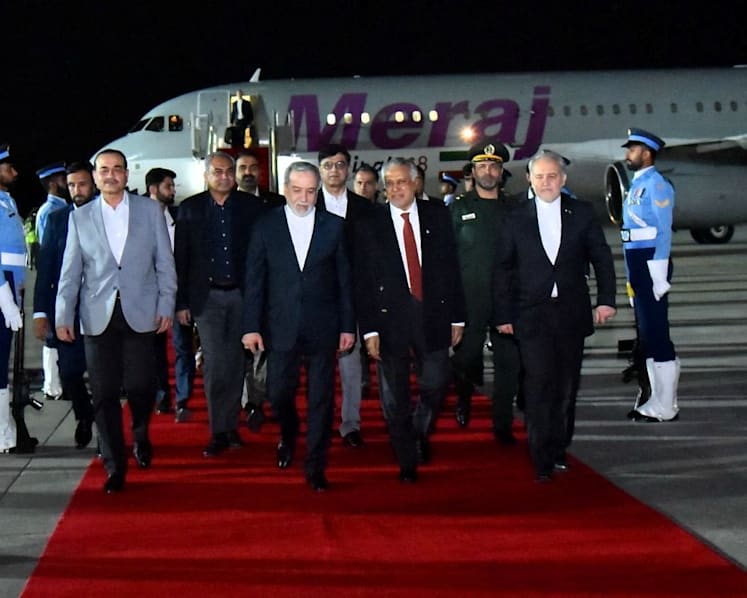 Iran's foreign minister arrives in Pakistan, Trump expects offer satisfying US demands