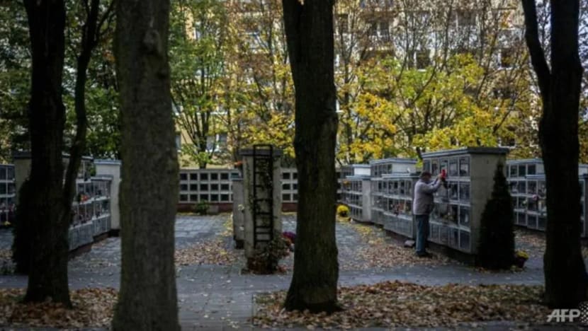 Rumah mayat di Republik Czech semakin tertekan dengan angka korban tinggi COVID-19