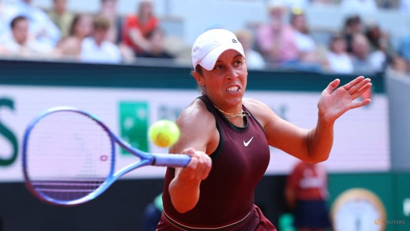 Keys battles past Kenin to reach French Open fourth round