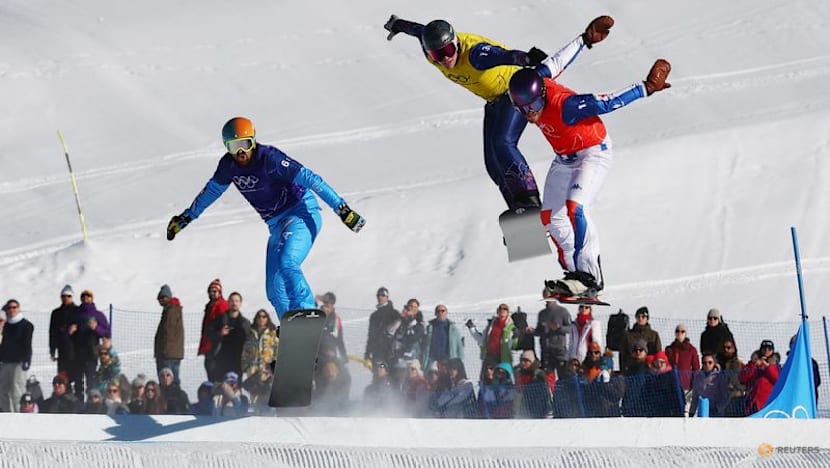 Snowboard-Britain wins mixed team cross gold