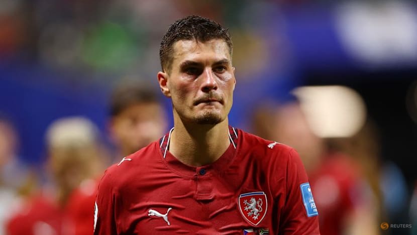 Mexico start Mora as Czech Republic bench Schick for Group A finale
