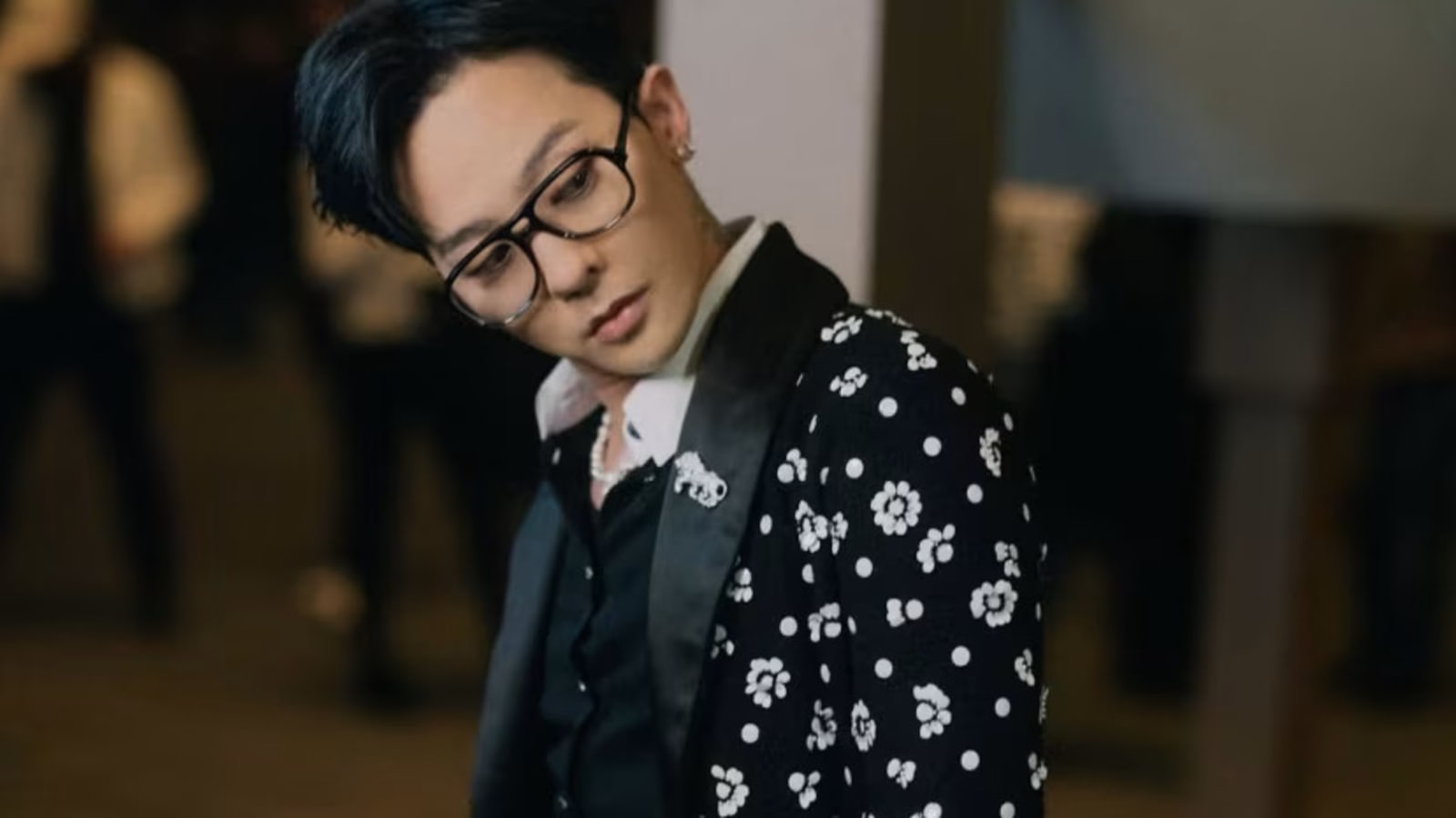 G-Dragon akui tak pernah pakai mobile banking, bagaimana ia mengurus uangnya?