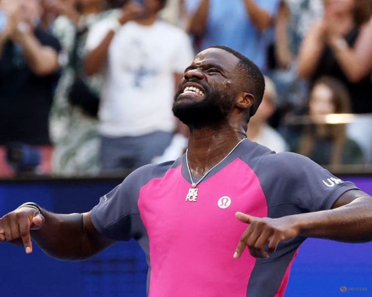 Tiafoe shines on 'people's court' to slay old rival Medvedev