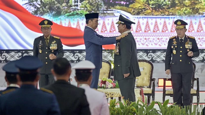 Prabowo awarded four-star general rank by Jokowi, who fends off talk of a political transaction Prabowo awarded four-star general rank by Jokowi, who fends off talk of a political transaction