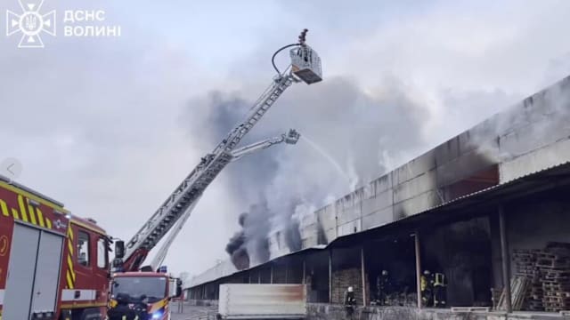 俄罗斯再度连夜向乌克兰发动大规模袭击 至少八人受伤