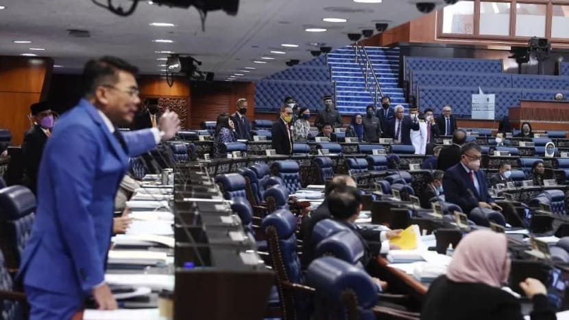 Dewan "panas" selepas usul Ahli Parlimen mengenai tuntutan Sultan Sulu ditolak