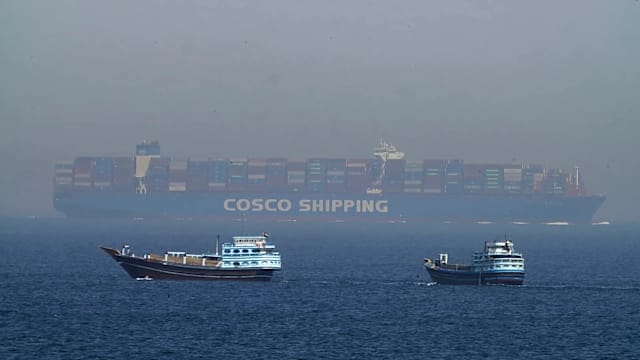 特朗普称伊朗若在霍尔木兹海峡布设水雷 将面对严重军事后果