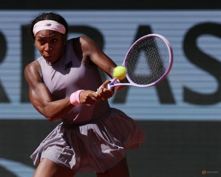 Gauff powers past Townsend to begin Paris title defence