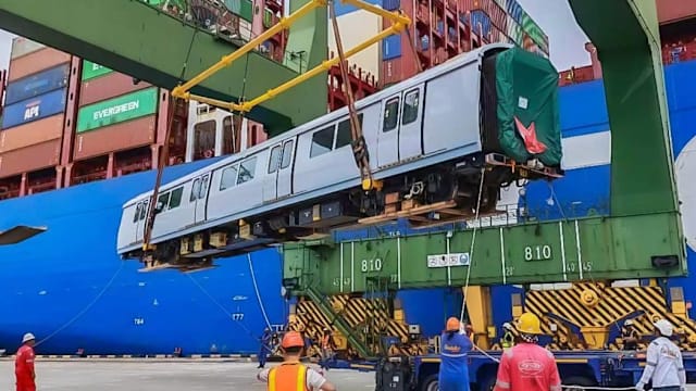 首批C151B概念验证列车 从中国青岛运抵新加坡