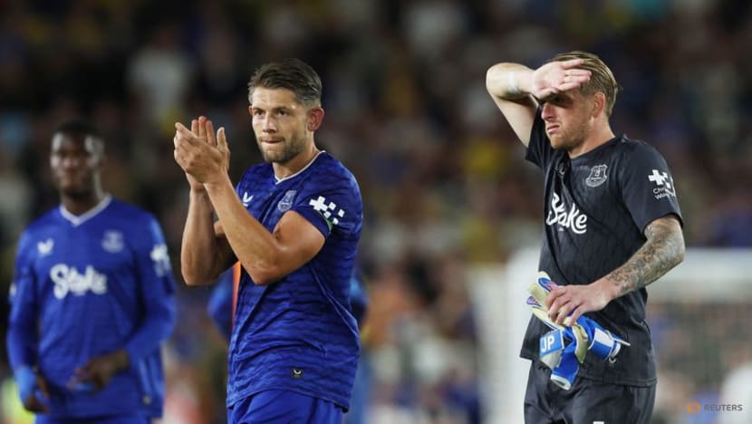 Nmecha penalty gets Leeds up and running on Premier League return