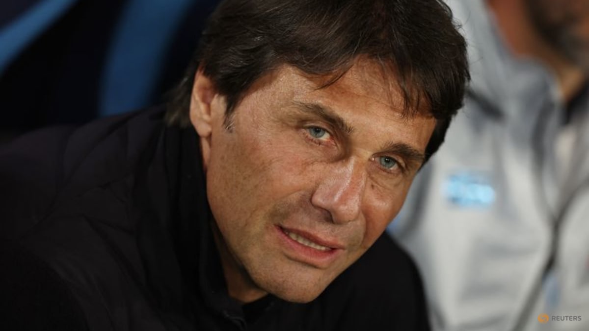 Napoli confirm Conte departure in brief statement after manager and president trade barbs