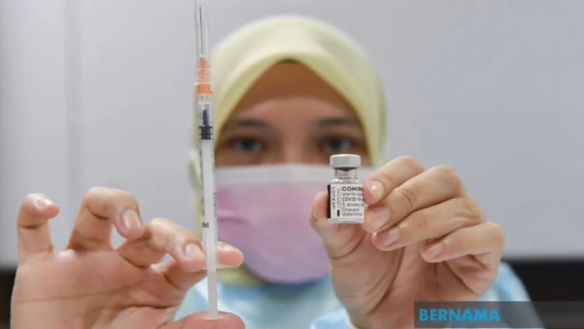 Pemandu lori Johor sambut baik langkah Singapura tawarkan vaksin Pemandu lori Johor sambut baik langkah Singapura tawarkan vaksin