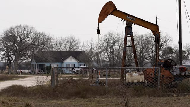 国际油价飙升约9% 创近四年收市新高