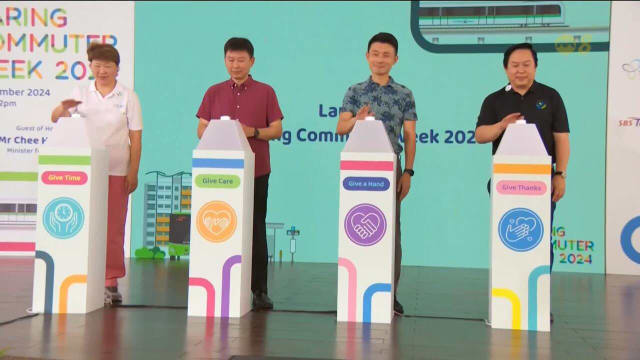 四个网络游戏趣味教导小学生通勤时帮助他人