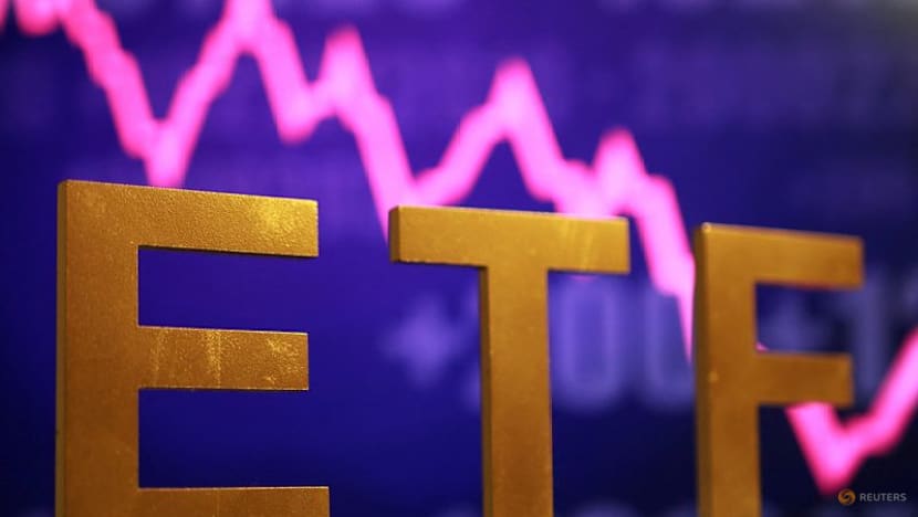 Strategy's leveraged ETFs hit hard by crypto slump