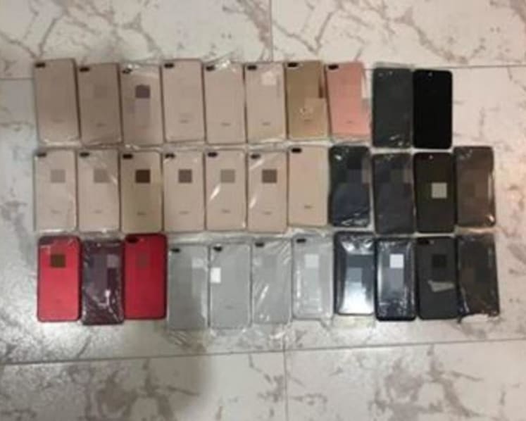 Logistics manager charged with stealing 446 iPhone sets from her employer