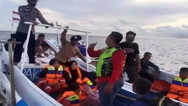 印尼船难1死24失踪 恶劣天气阻救援