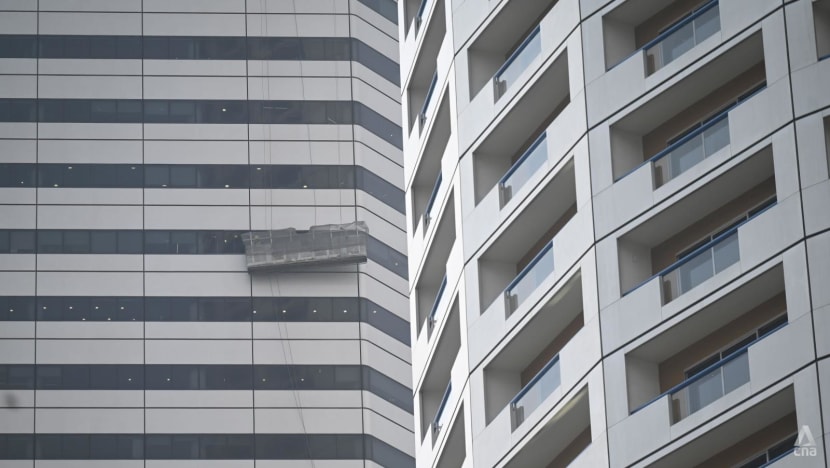 gondola_raffles_city_tower.jpg