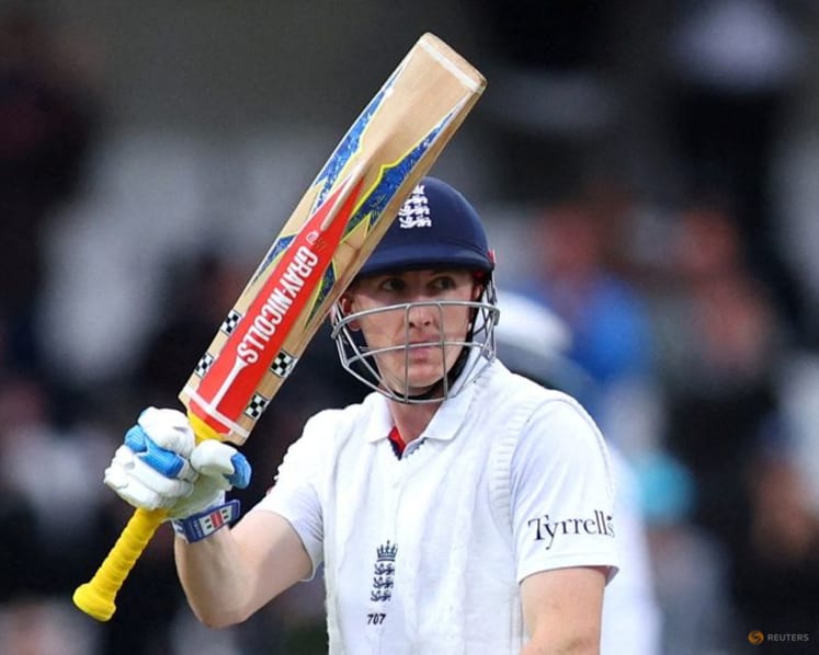 Brook maintains stranglehold over Pakistan for dominant England
