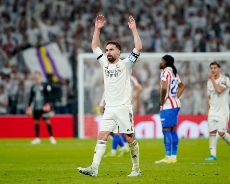 Spain's Carvajal in race to make World Cup squad, says De la Fuente