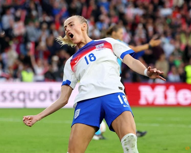 Kelly a fitting hero in England's gritty Euro victory