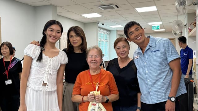 向云、潘玲玲、黄俊雄、叶佳昀献爱心！陪伴长者庆中秋