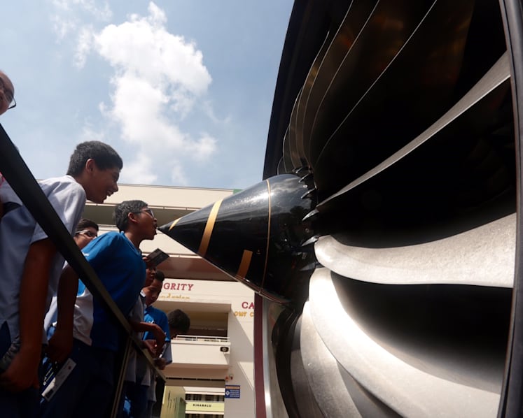 Rolls-Royce kicks off drive to interest students in aerospace industry