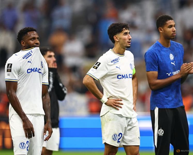 Troubled Marseille lose fifth straight as PSG win