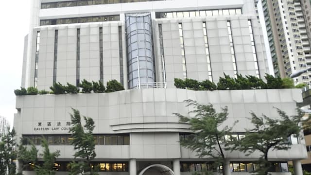宿舍导师膝撞并拖行智障院友 认罪候判