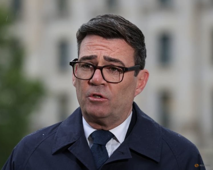 Burnham hopes for EU deal next month, stirs Brexit debate