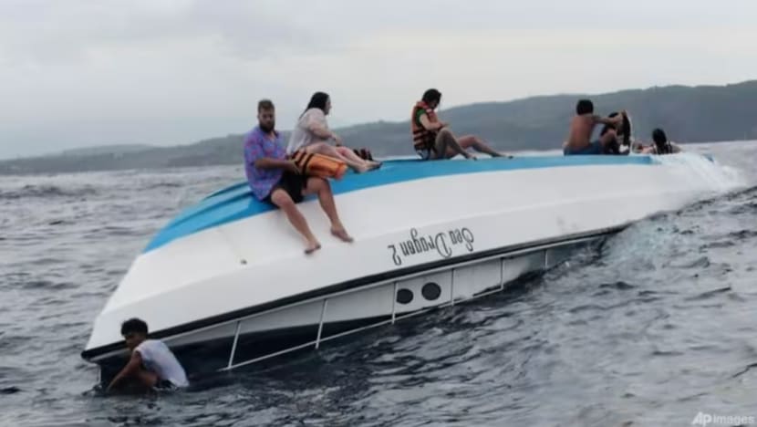 Wanita Australia maut, 2 pelancong cedera selepas bot snorkeling terbalik di Bali Wanita Australia maut, 2 pelancong cedera selepas bot snorkeling terbalik di Bali