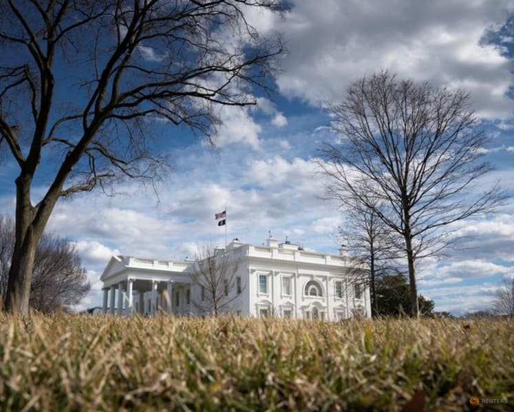 Lightning strike near White House kills two people