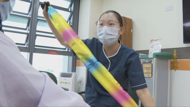 前线追踪 | 护士、病人学魔术 医院变了样？