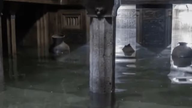 江苏女子独游水浸古墓 惊见大批陪葬品漂到脚边