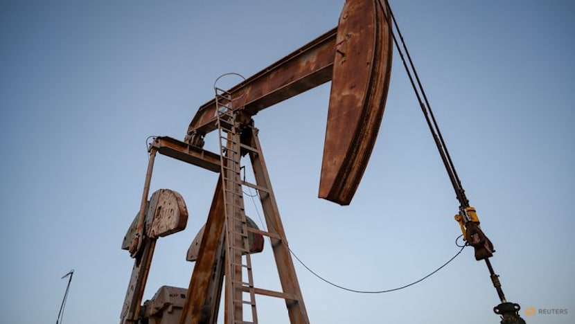 Oil jumps, stocks fall as US-Iran clashes spark peace talks fears