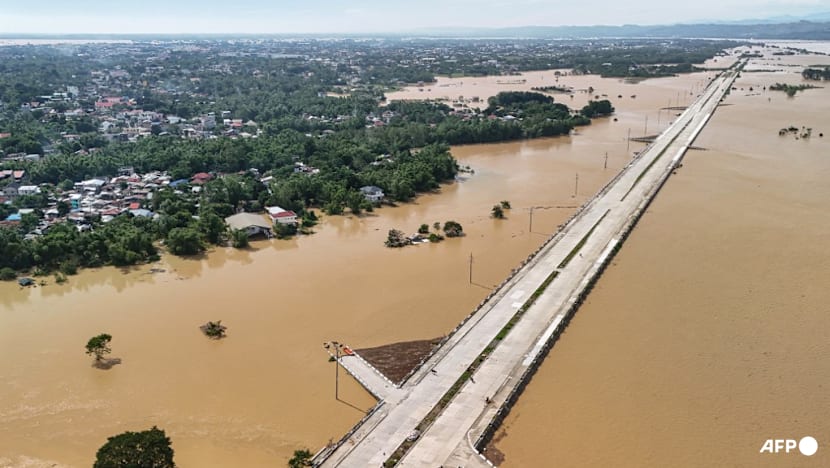 Singapore leaders send condolences over Philippine typhoons