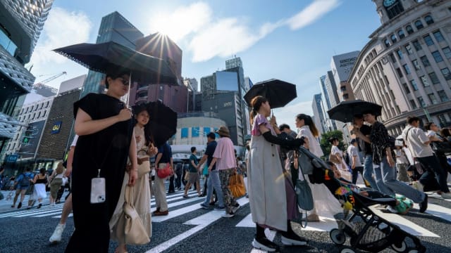 日本气温持续升高 20都道府县发布中暑警报
