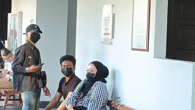 狮城男马国乱丢烟蒂 判罚款并须履行社区服务