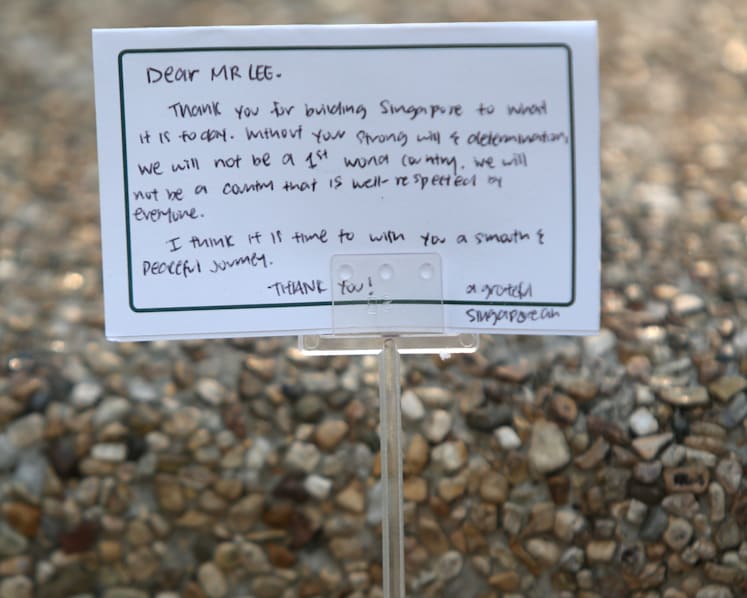 SGH sets up area for public to leave well-wishes and flowers for Mr Lee Kuan Yew