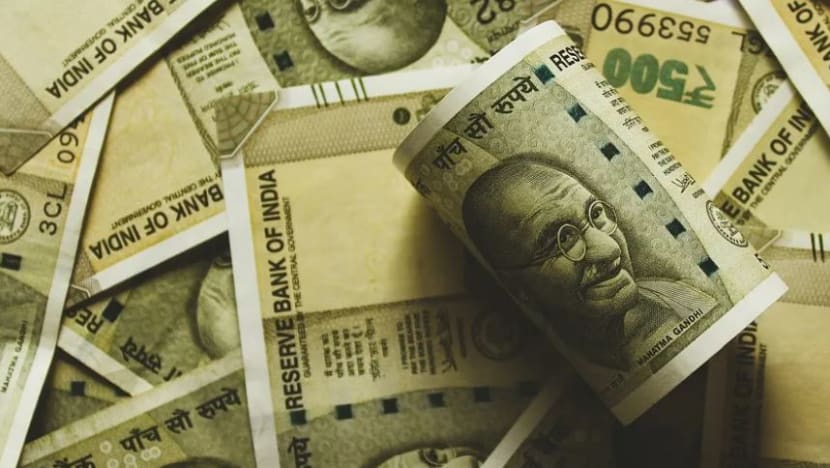 விடாமல் சரியும் இந்திய ரூபாய்