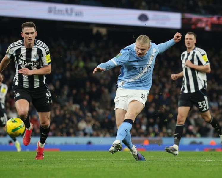 Ruthless Man City thump Newcastle to reach League Cup final