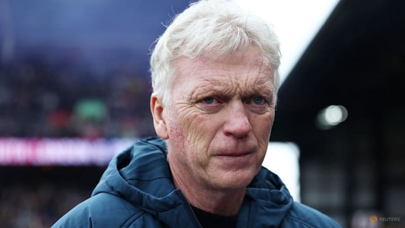 Everton's Moyes wants to save former club West Ham by relegating Spurs