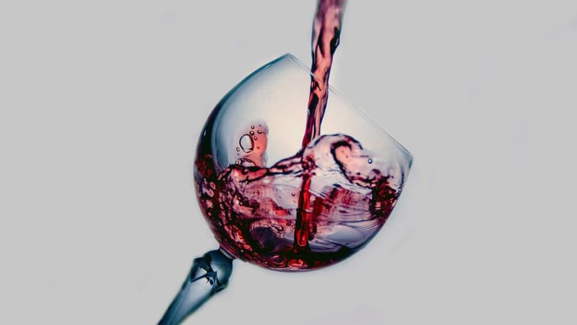 Closing the deal with a client over a meal? Here's how to choose the right wine