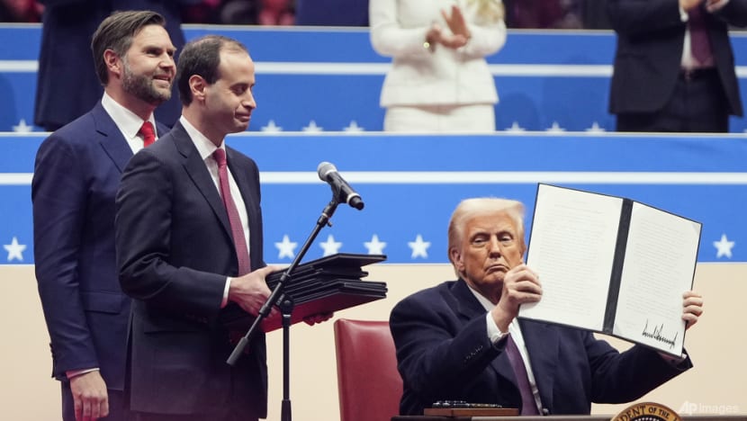 Trump withdraws from Paris climate agreement, again Trump withdraws from Paris climate agreement, again