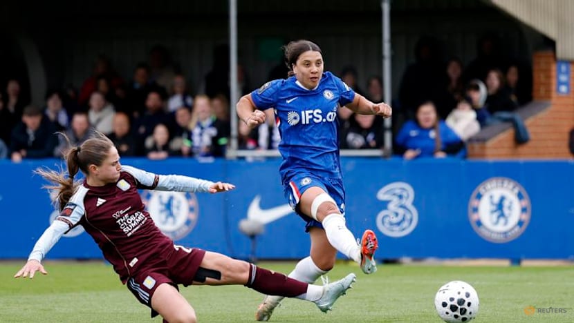 Chelsea squeeze past Villa to keep faint WSL title hopes alive