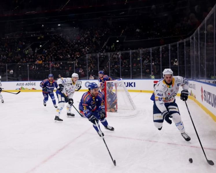 New Milan ice hockey arena wins expert approval after running repair on surface