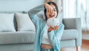 Prioritas perempuan saat berinvestasi di usia 20-an, 30-an, 40-an, dan 50-an ke atas  
